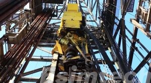 Top drive drilling